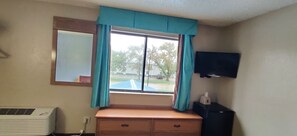 Standard Room, 1 Queen Bed, Smoking