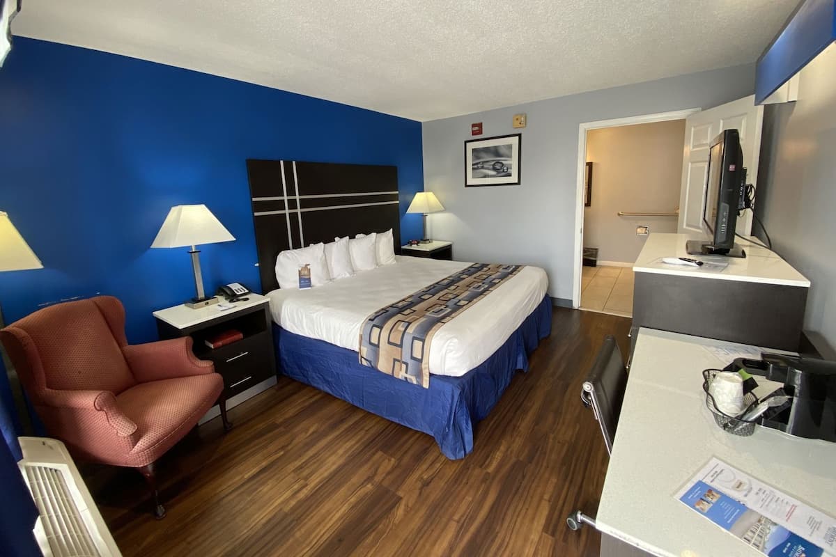 Desk, iron/ironing board, free WiFi, bed sheets