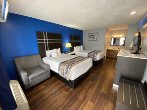 Camera Standard, 2 letti matrimoniali, non fumatori | Una scrivania, ferro/asse da stiro, Wi-Fi gratuito, lenzuola