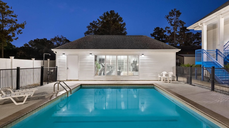 Baymont by Wyndham Albany at Albany Mall