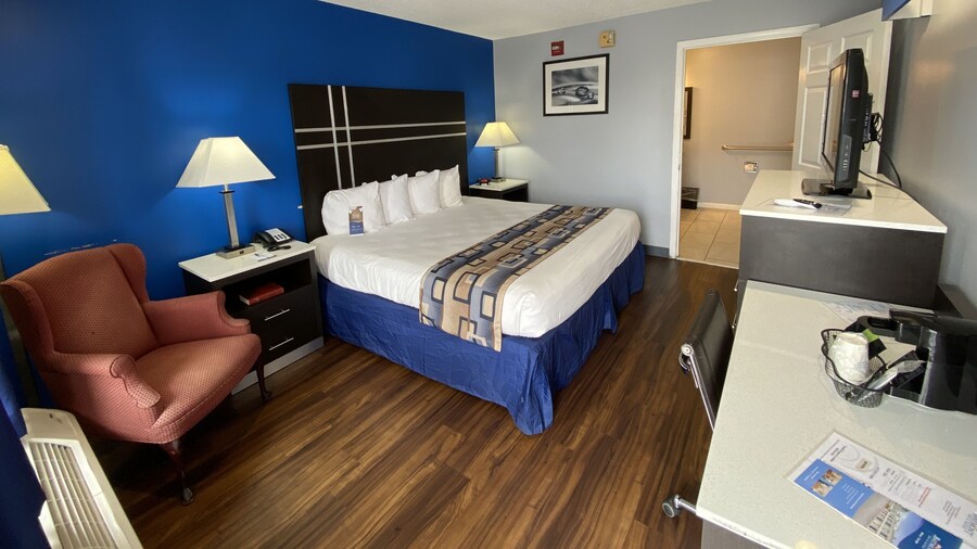 Baymont by Wyndham Albany at Albany Mall