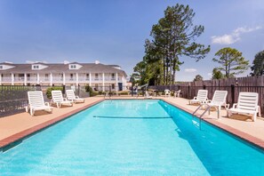 Outdoor pool, pool loungers