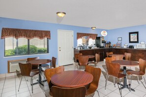 Free daily on-the-go breakfast - Super 8 by Wyndham Jonesboro (Jonesboro)