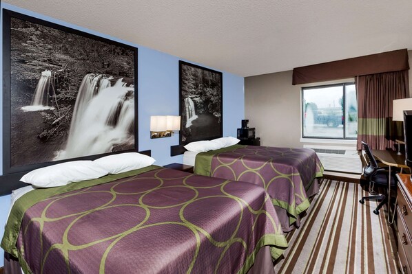 Desk, iron/ironing board, free cots/infant beds, free WiFi - Super 8 by Wyndham Jonesboro (Jonesboro)