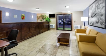 Super 8 by Wyndham Jonesboro
