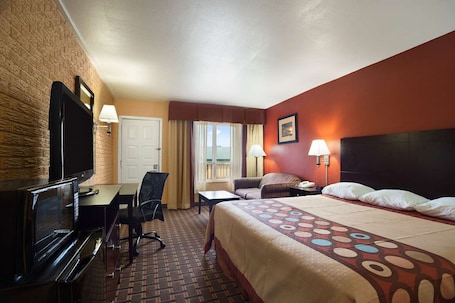 Standard Room, 1 King Bed, Smoking. FairBridge Inn Express Stuttgart