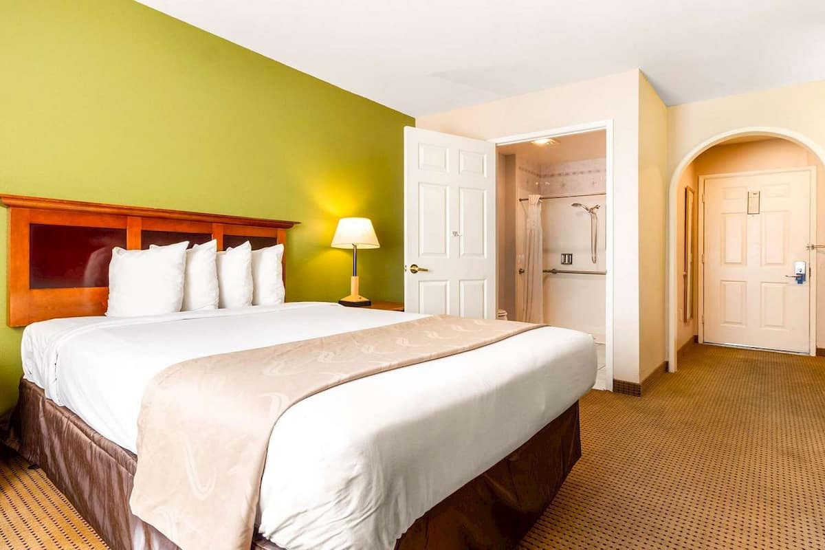 In-room safe, desk, laptop workspace, iron/ironing board