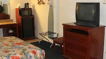 Room, 2 Queen Beds | Free WiFi, bed sheets, alarm clocks