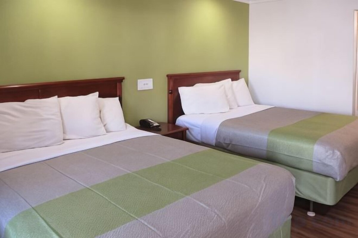 2 Queen Beds | Non-Smoking, Micfridge