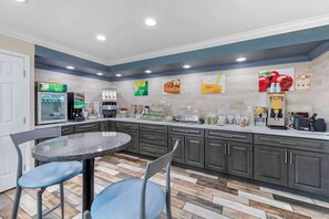 Free daily continental breakfast 