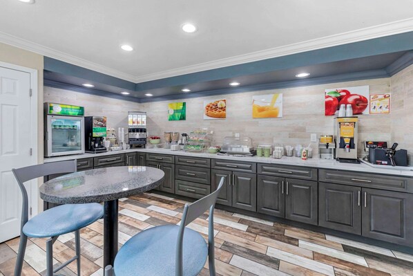 Free daily continental breakfast