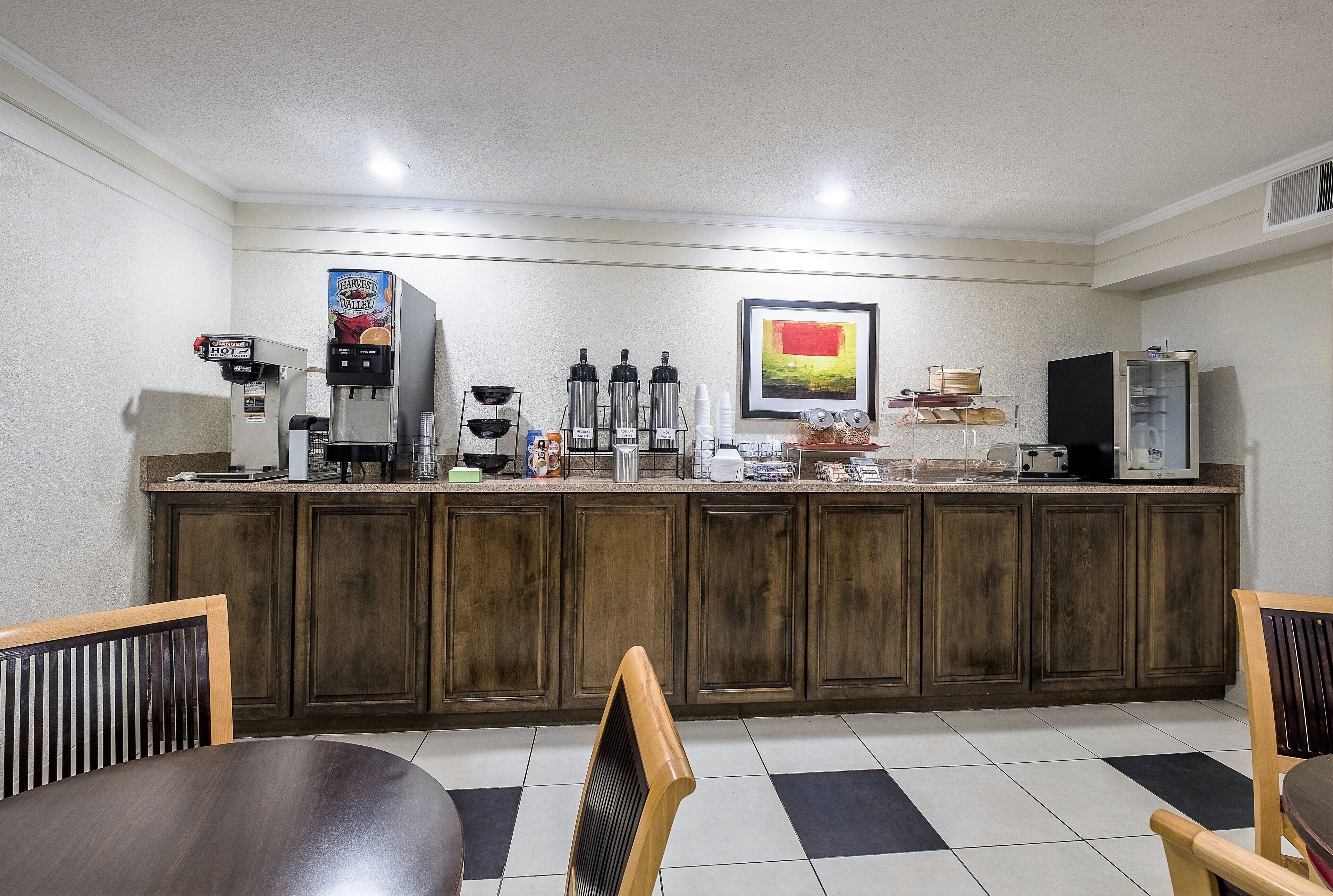 Free daily continental breakfast
