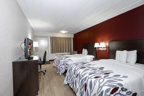 Blackout drapes, free cribs/infant beds, rollaway beds, free WiFi - Red Roof Inn Bloomington - Normal/ University (Bloomington)