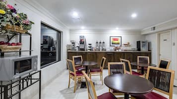 Desayuno continental incluido todos los días