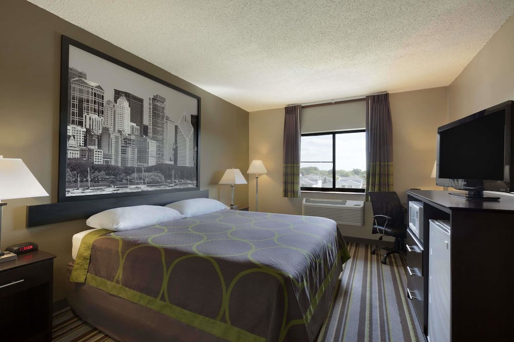 Super 8 by Wyndham Bridgeview/Chicago Area
