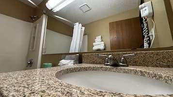 Vòi sen/bồn tắm kết hợp, đồ dùng nhà tắm miễn phí, máy sấy tóc