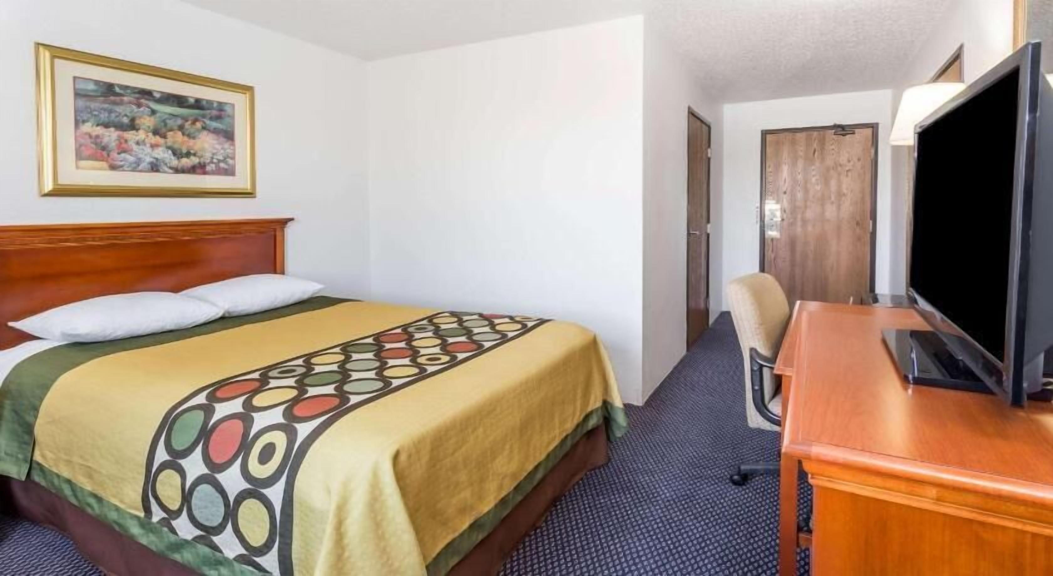Desk, free cots/infant beds, free rollaway beds, free WiFi