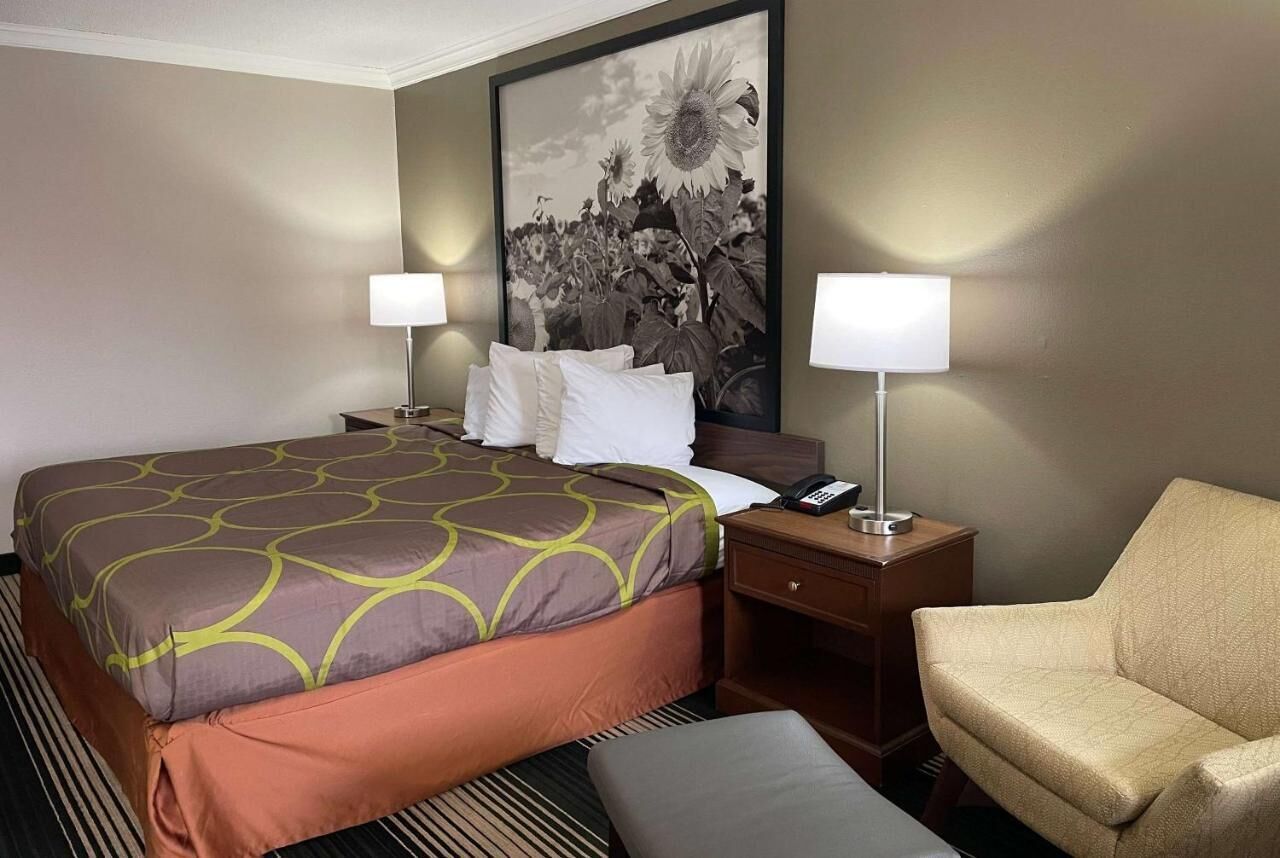 Zimmer, 1 King-Bett | Schreibtisch, laptopgeeigneter Arbeitsplatz, Verdunkelungsvorhänge