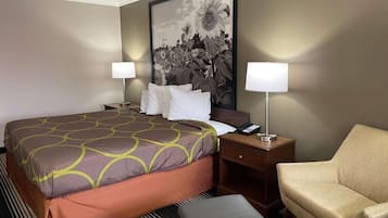 Zimmer, 1 King-Bett | Schreibtisch, laptopgeeigneter Arbeitsplatz, Verdunkelungsvorhänge