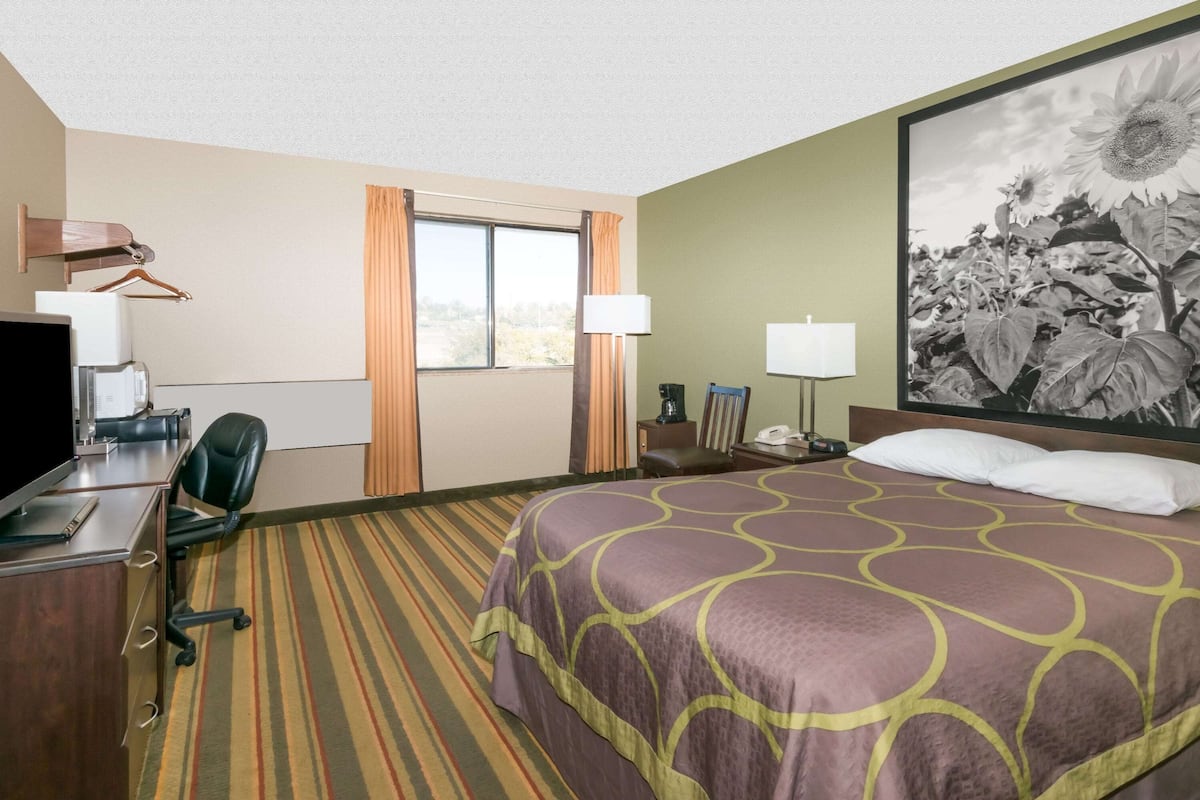 In-room safe, desk, laptop workspace, blackout drapes