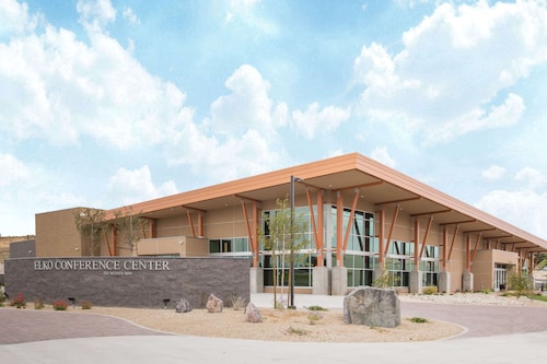 Super 8 by Wyndham Elko