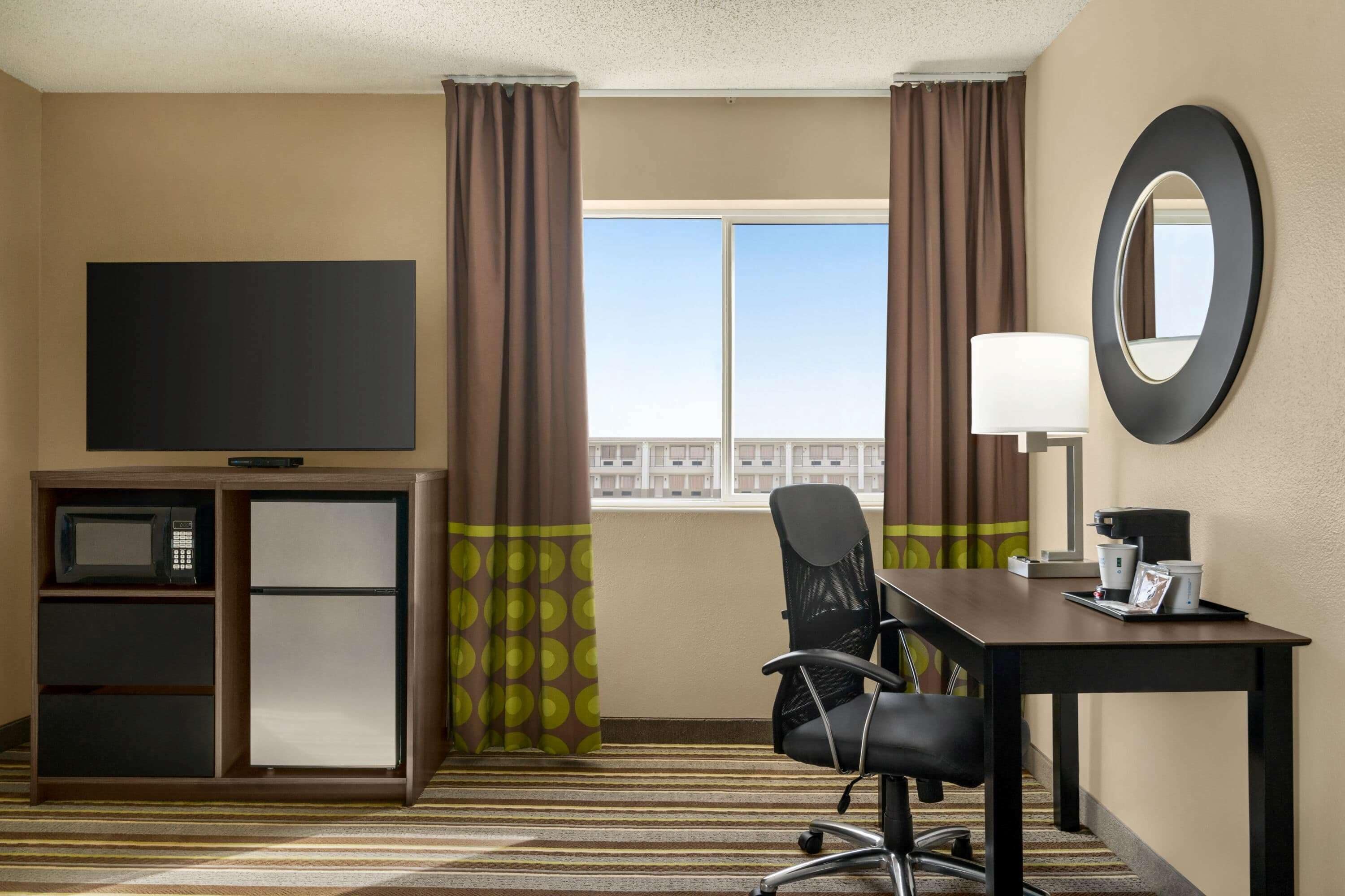 Desk, free WiFi, bed sheets