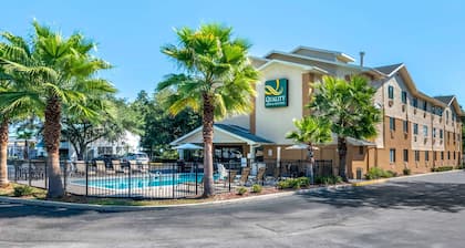 Quality Inn & Suites Leesburg Chain of Lakes