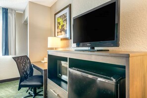 Standardzimmer, 2 Queen-Betten, Nichtraucher | Schreibtisch, Bügeleisen/Bügelbrett, Babybetten, kostenloses WLAN