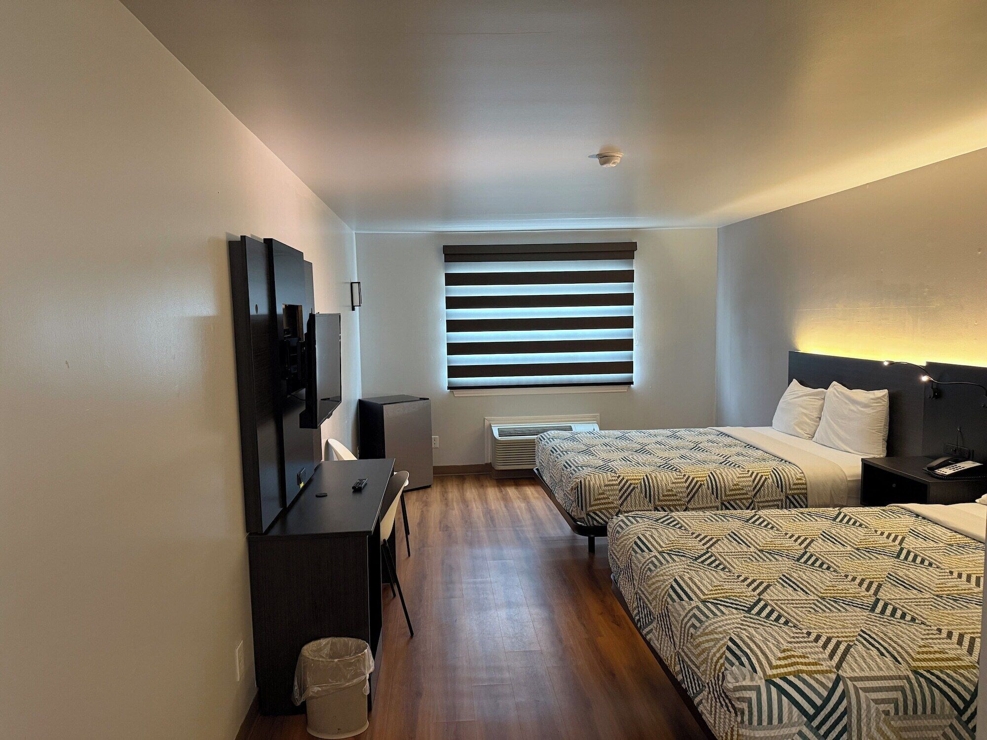 Desk, laptop workspace, free WiFi, bed sheets