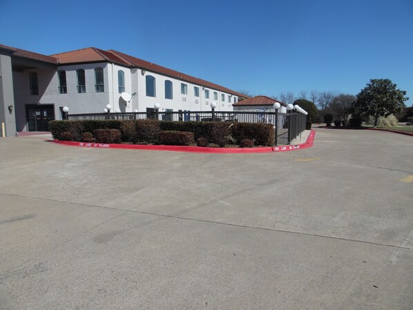 Exterior - Motel 6 Ennis, TX (Ennis)