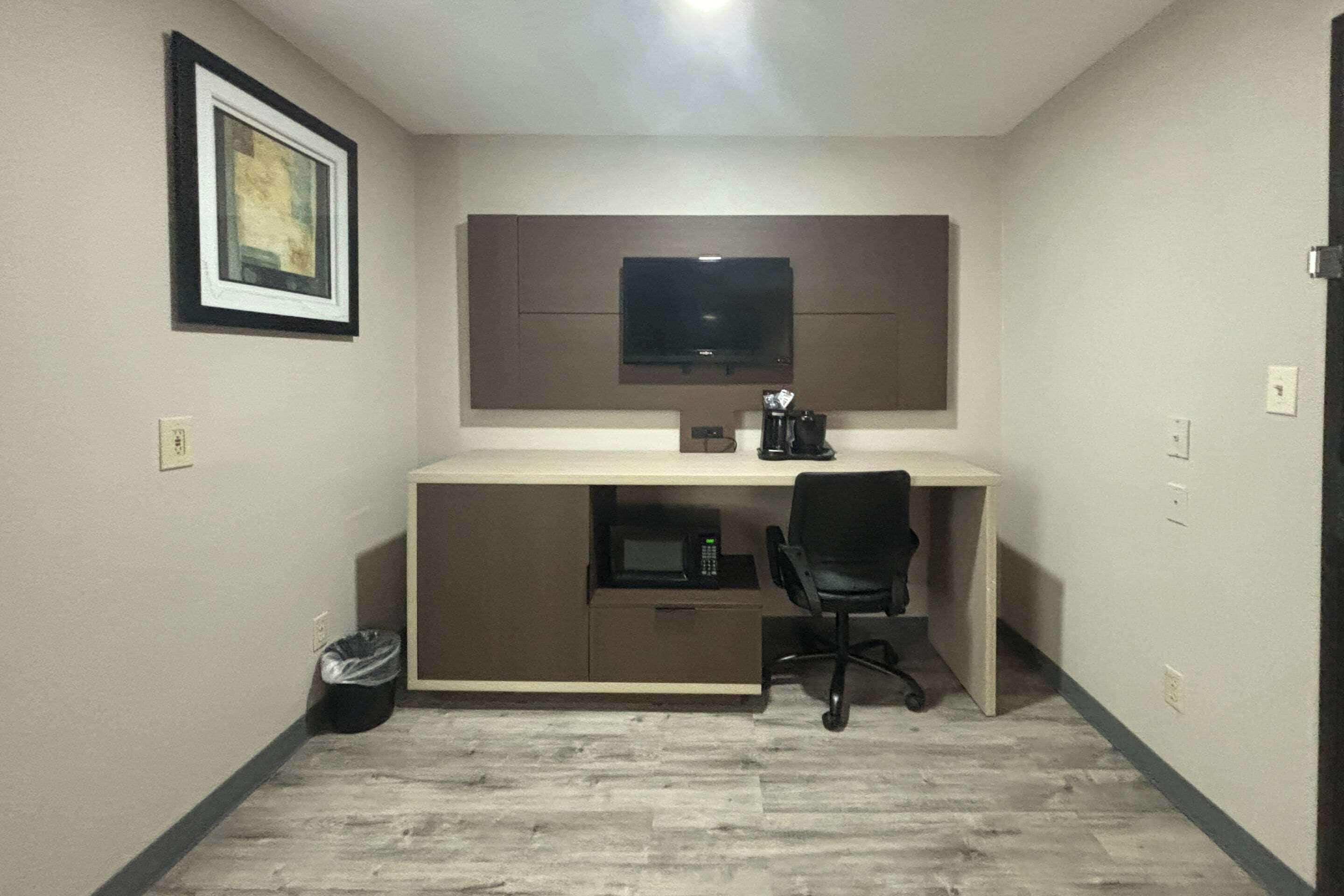 Photo - Quality Inn & Suites at Airport Blvd I-65