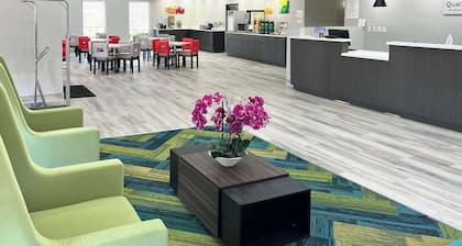 Quality Inn & Suites at Airport Blvd I-65