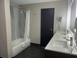 Suite, 1 King Bed with Sofa bed, Non Smoking (Jacuzzi) | Bathroom - Quality Inn & Suites at Airport Blvd I-65 (Mobile)