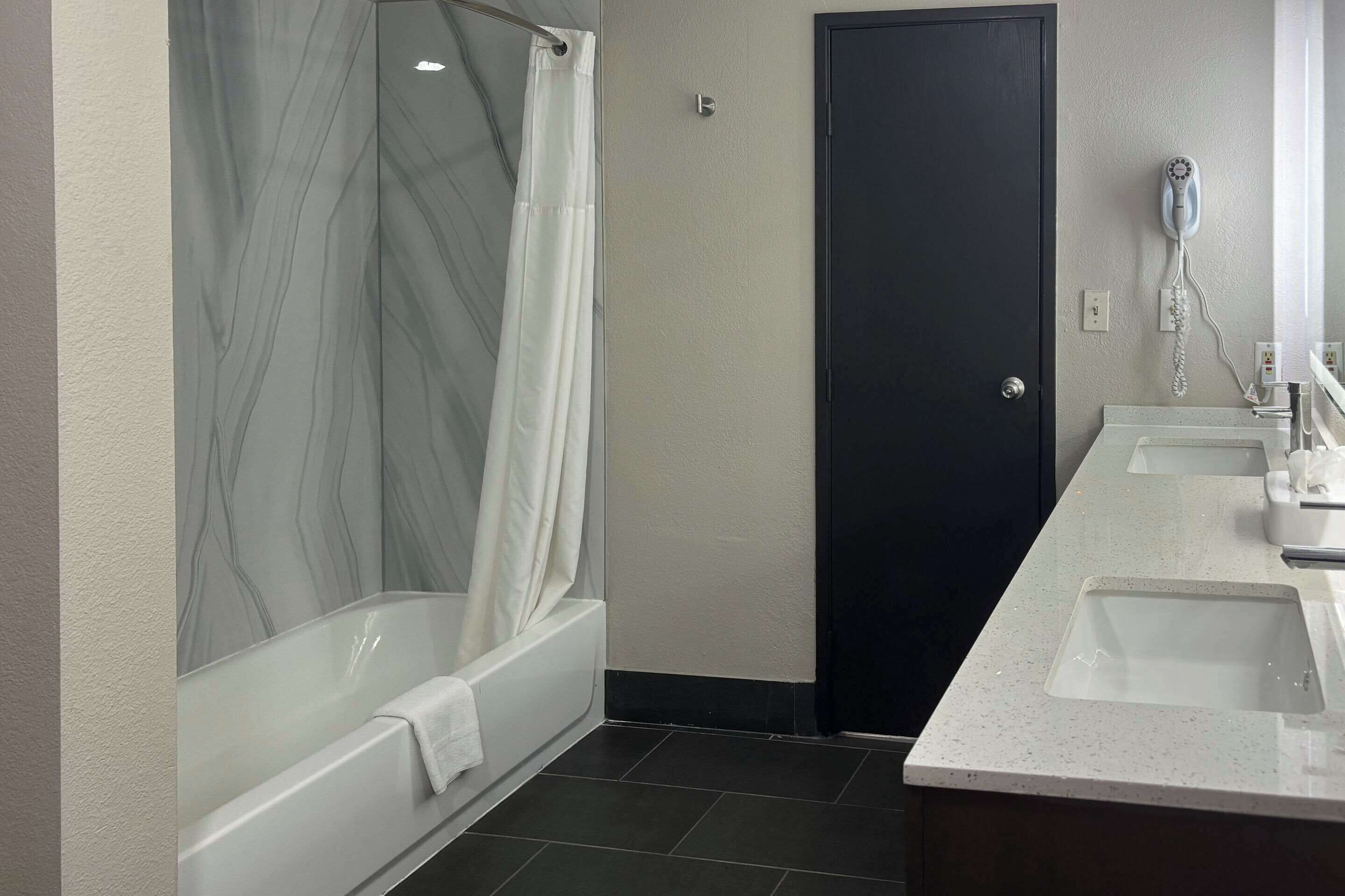 Photo - Quality Inn & Suites at Airport Blvd I-65