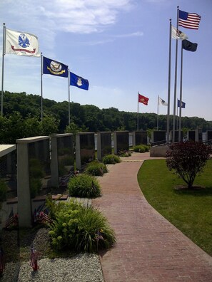 Point of interest - Super 8 by Wyndham Ottawa Starved Rock (Ottawa)