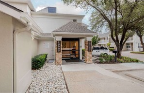 Exterior - Extended Stay America Suites Dallas Coit Road (Dallas)