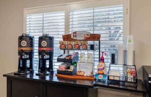 Free daily on-the-go breakfast - Extended Stay America Suites Dallas Coit Road (Dallas)