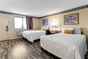 Room, 2 Double Beds | Desk, free WiFi, bed sheets - Knights Inn Madera (Madera)