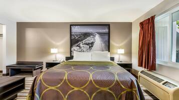 Studio Suite, 1 King Bed, Non Smoking (Mini Suite) | Desk, laptop workspace, iron/ironing board, free cribs/infant beds