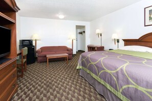 Desk, laptop workspace, iron/ironing board, free cots/infant beds - Super 8 by Wyndham Riviera Beach West Palm Beach (West Palm Beach)