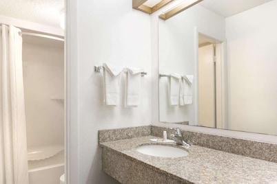 Super 8 by Wyndham Riviera Beach West Palm Beach