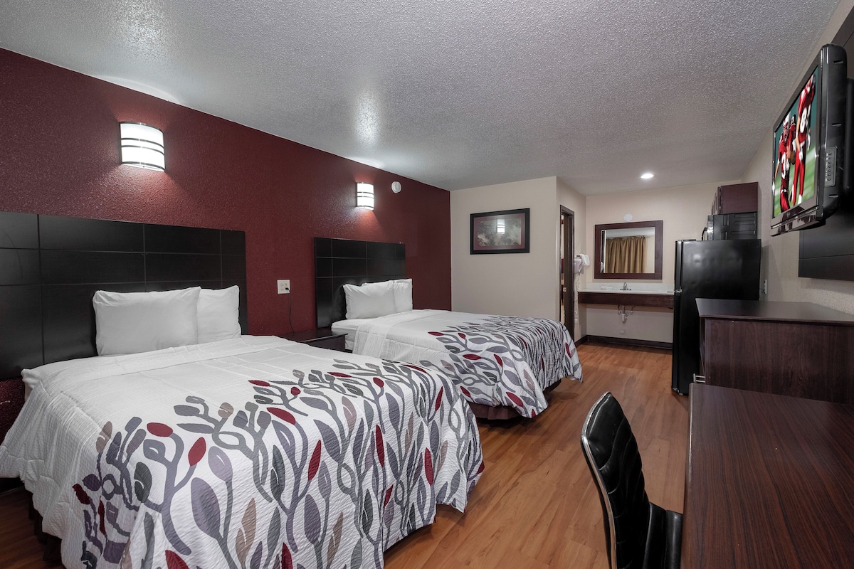 Premium bedding, down duvets, pillow-top beds, desk
