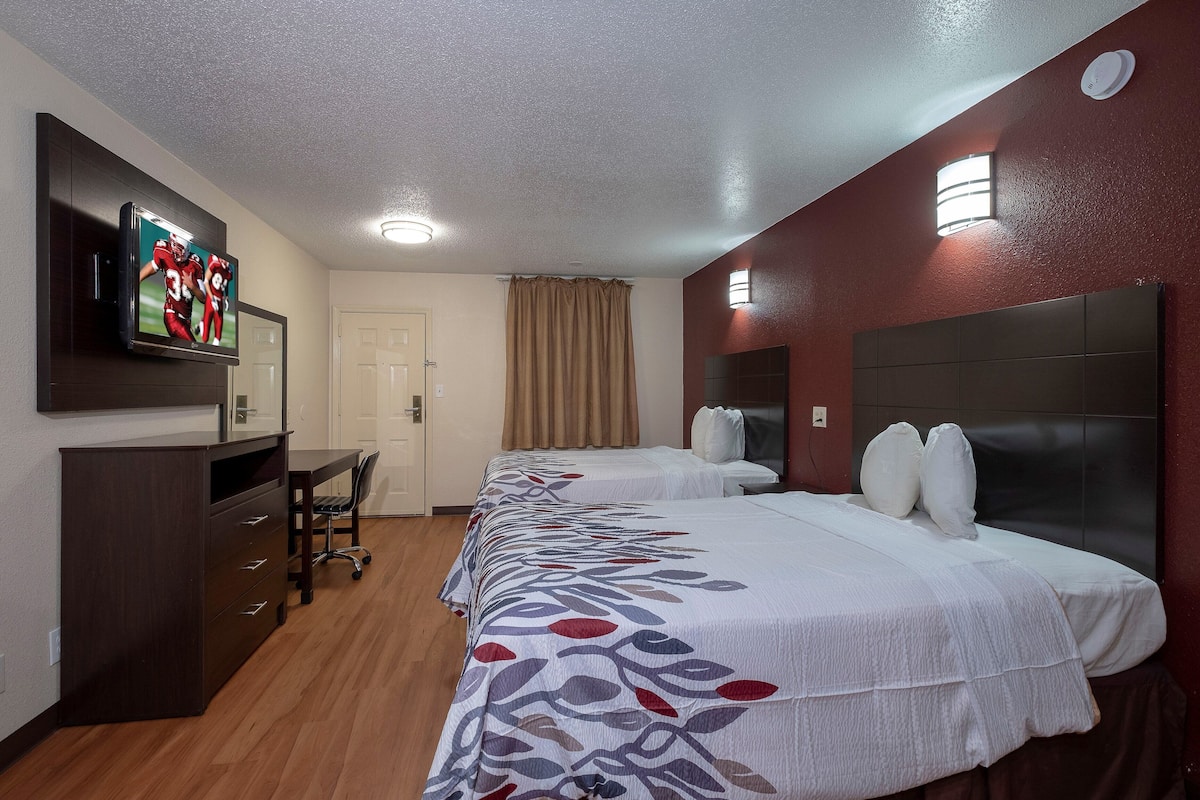 Premium bedding, down duvets, pillow-top beds, desk