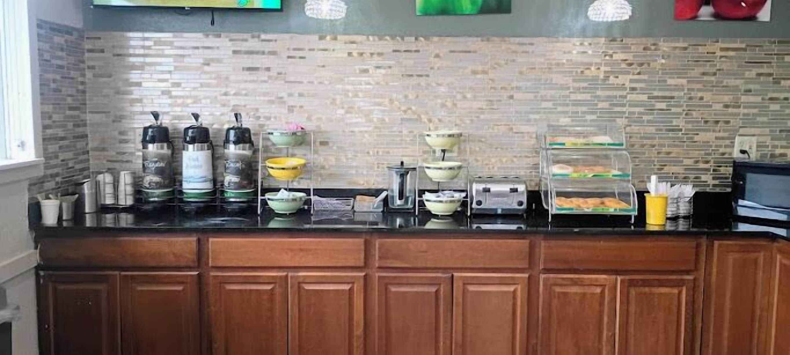 Free daily continental breakfast