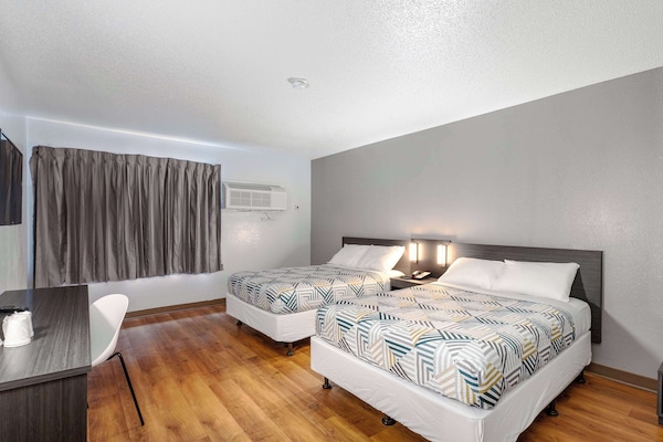 Laptop workspace, WiFi (free), bed sheets