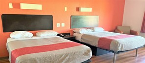 Desk, free WiFi, bed sheets - Motel 6 White, GA - Cartersville (White)