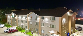 Quincy Inn and Suites