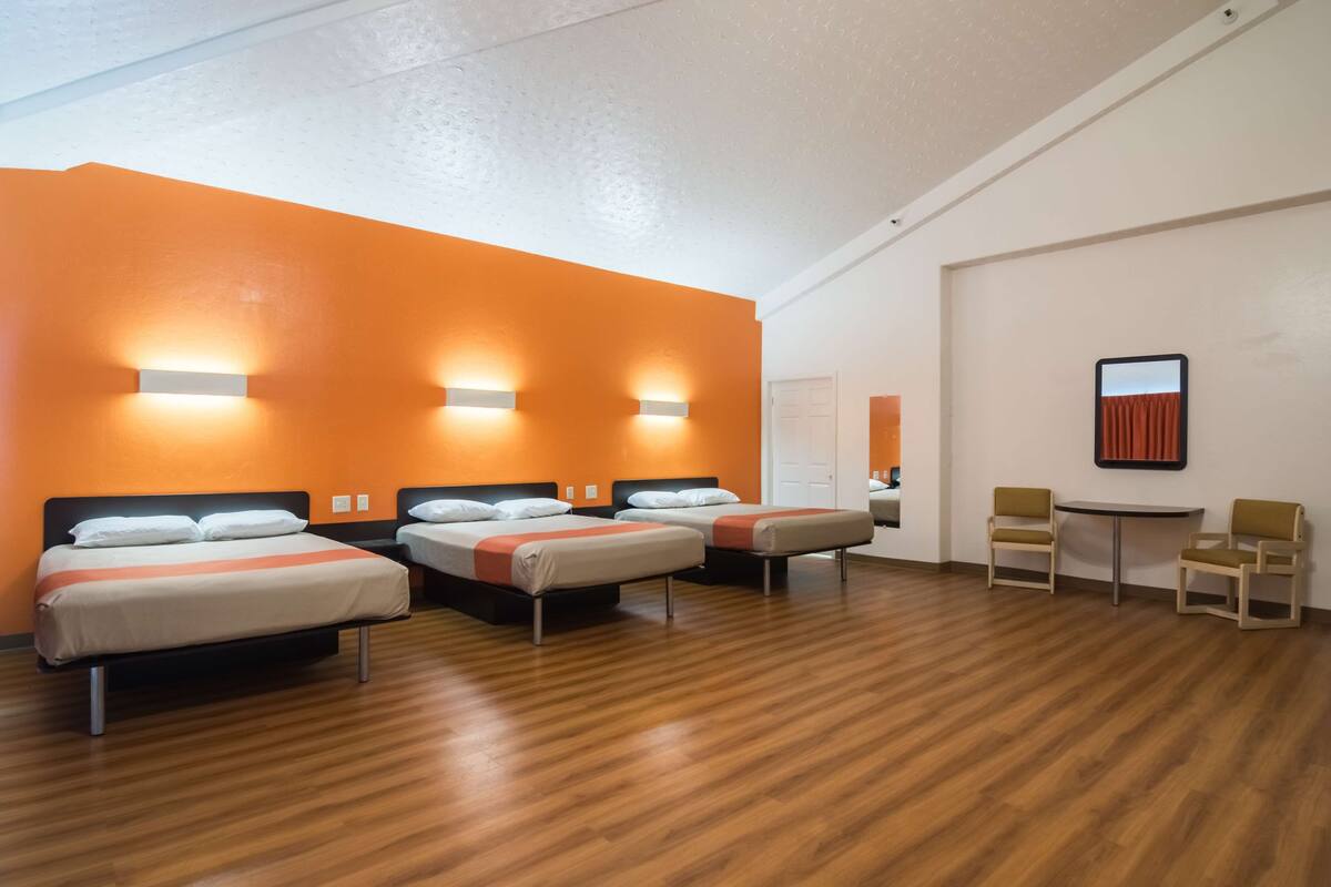 Free WiFi, bed sheets