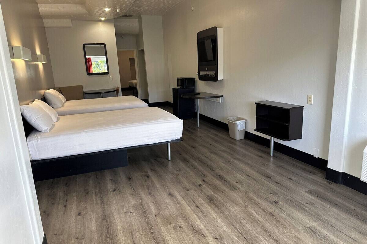 Free WiFi, bed sheets