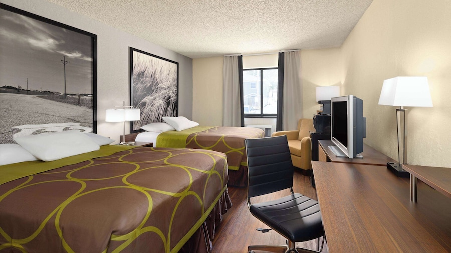 Super 8 by Wyndham Dodge City